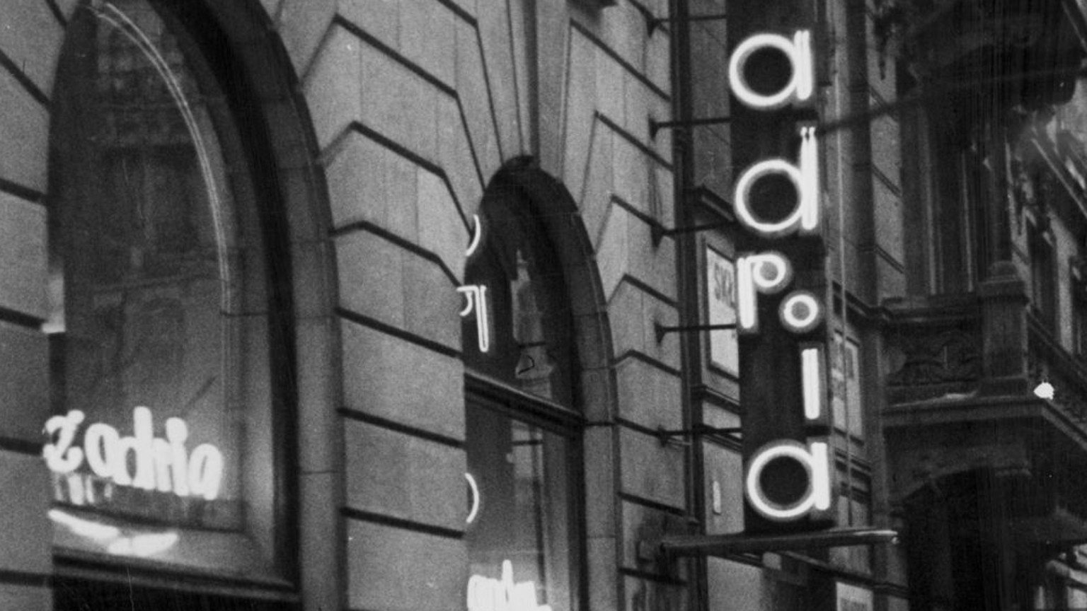 Blur dla zdjęcia do kartki: Jan Kryst dokonuje zamachu w Adrii